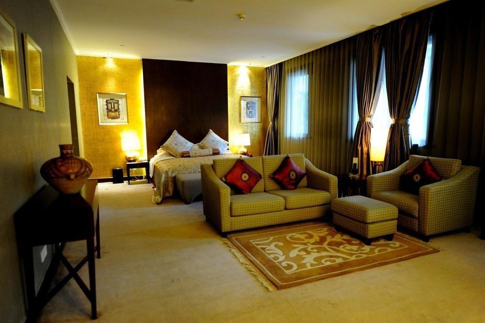 หยุนเจิ้น จินหลิง เวิลด์เทรดพลาซา โฮเทล Hotel สือเจียจวง ภายนอก รูปภาพ