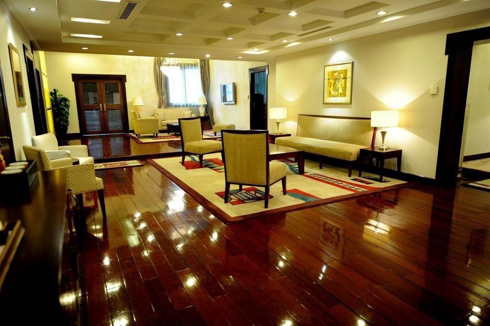 หยุนเจิ้น จินหลิง เวิลด์เทรดพลาซา โฮเทล Hotel สือเจียจวง ภายนอก รูปภาพ